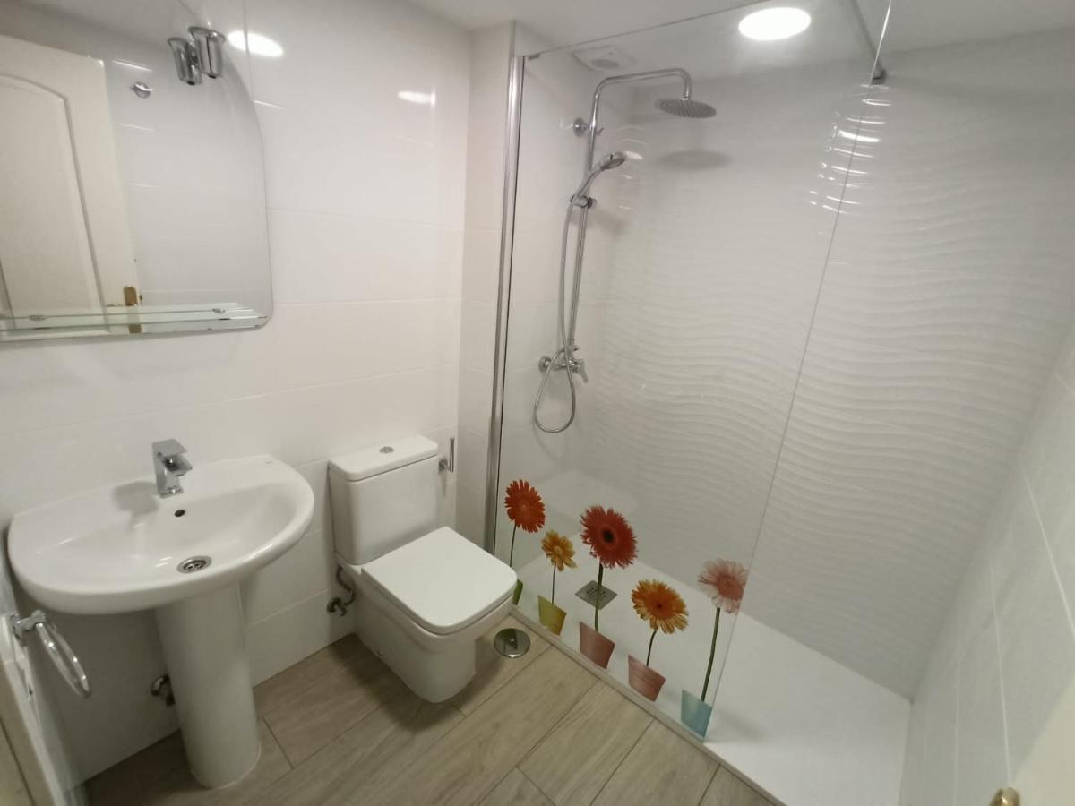 Frontbeach Apartment In Los Boliches 푸엔히롤라 외부 사진
