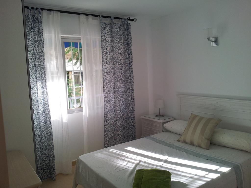 Frontbeach Apartment In Los Boliches 푸엔히롤라 외부 사진