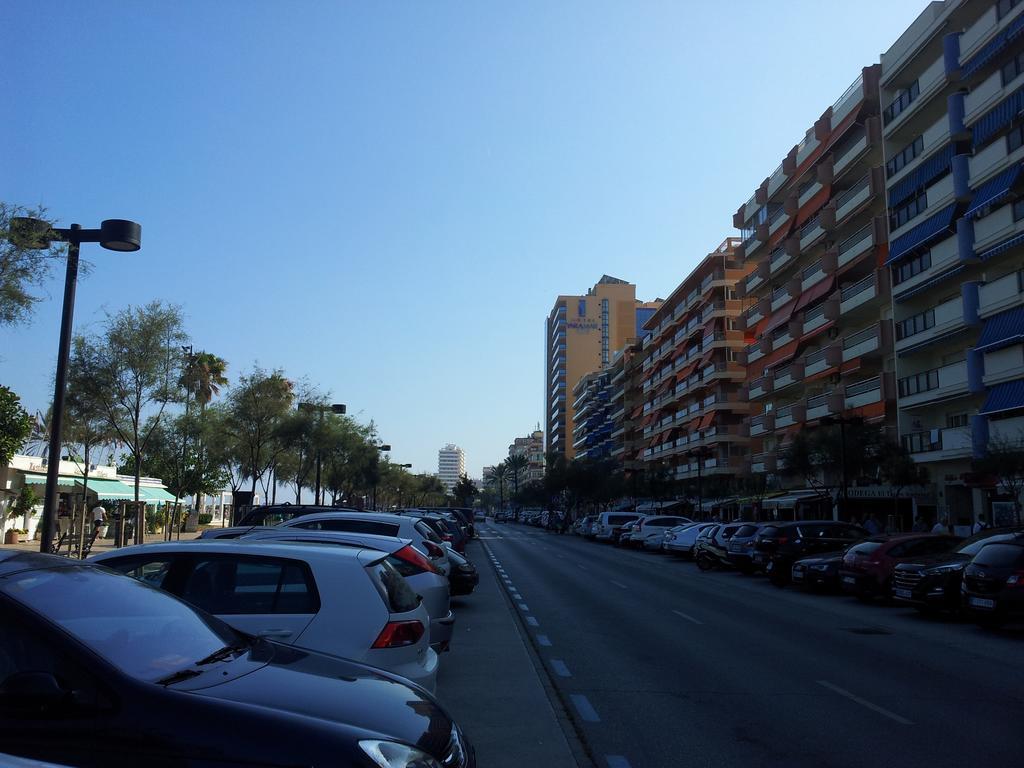 Frontbeach Apartment In Los Boliches 푸엔히롤라 외부 사진